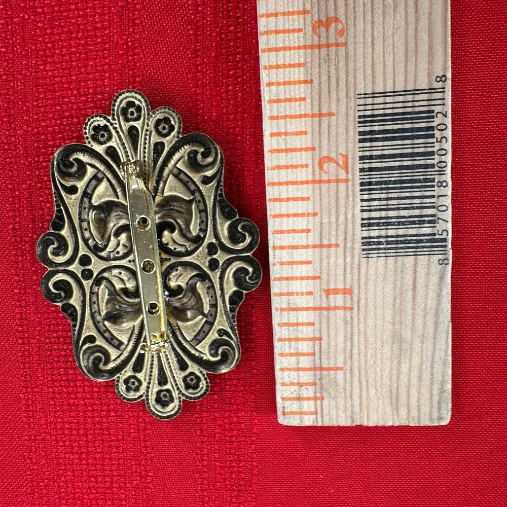 VTG Hamdmade Brooch Set‎ 2 PC Roman Soldier Relief Ornate Gold Tone Filigree